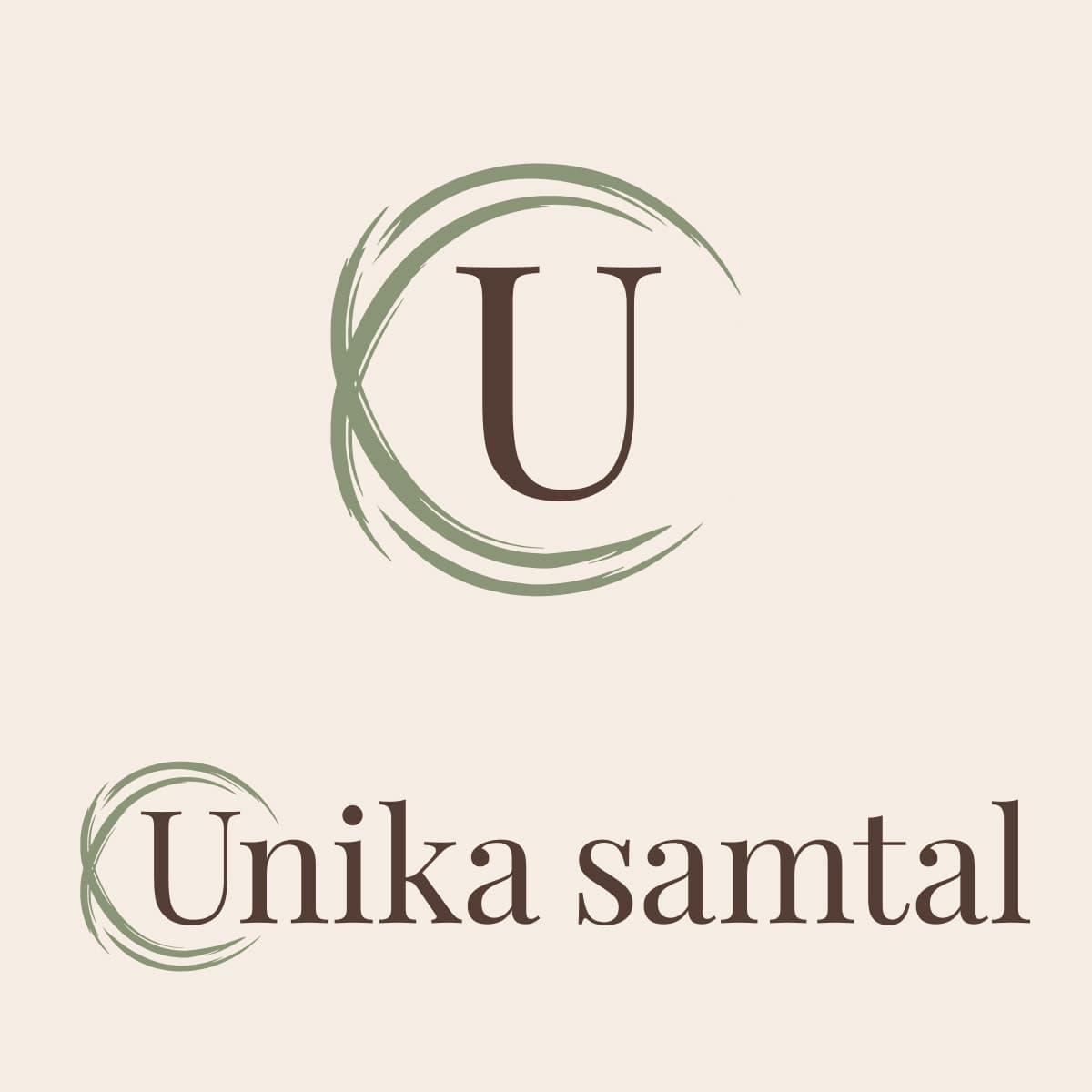 Logotypförslag tre i två uppställningar. Överst initialen U i brun serif innesluten av en penselsvept grön ring vars streck korsar varandra till vänster och öppnar sig åt höger. Under den vågräta ordbilden Unika samtal med samma ring runt begynnelsebokstaven.